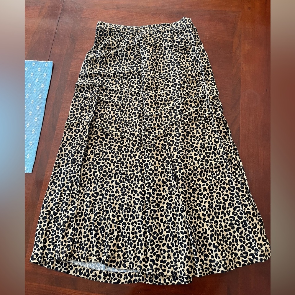 Leopard print Old Navy Skirt. Size small.
